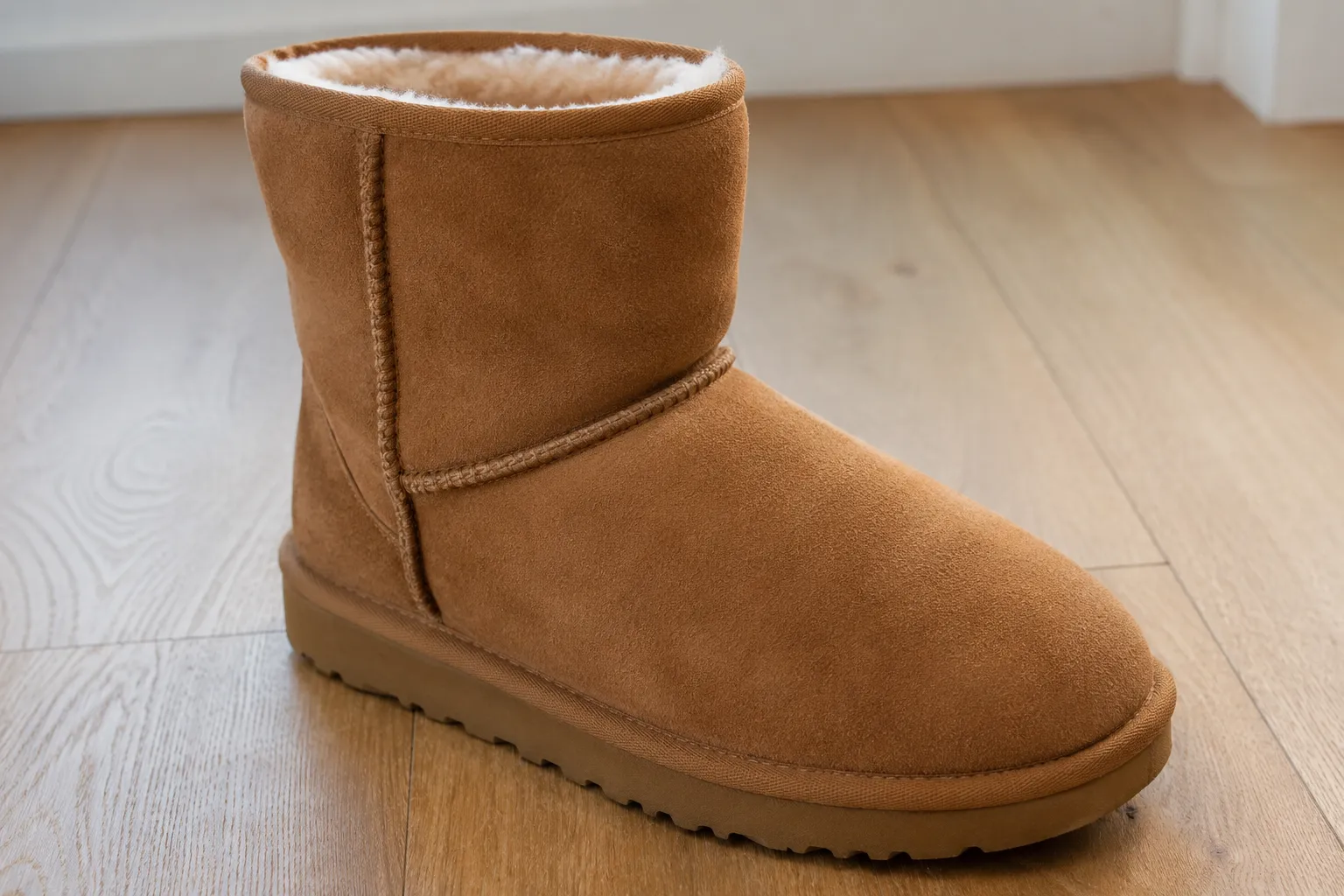 UGG с солью до и после химчистки — после