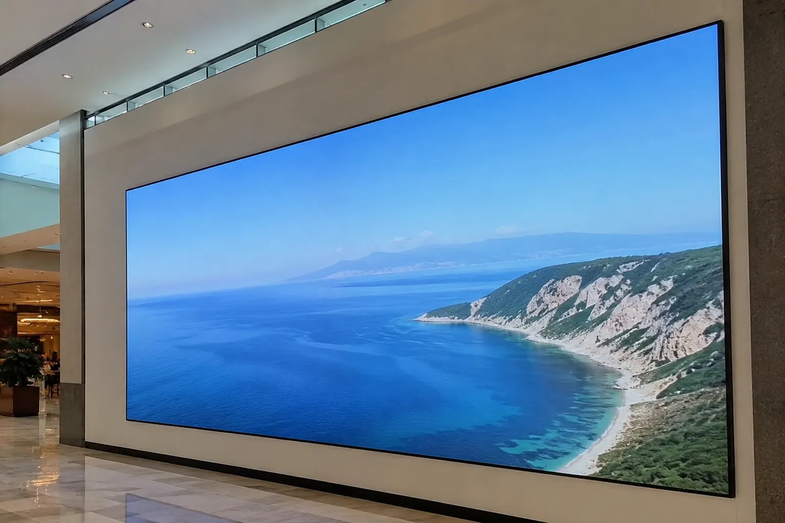 Чистка LED-экрана в ТРЦ — после